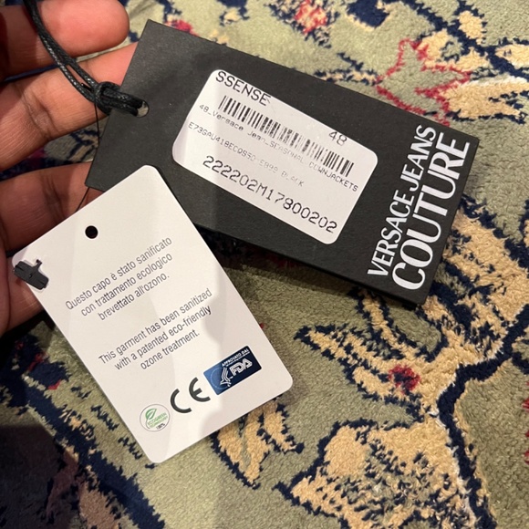 VERSACE DOWN JACKET - Picture 7 of 8